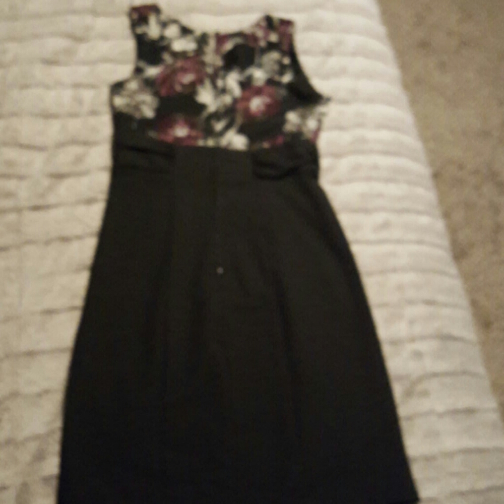 Dress - Picture 2 of 2